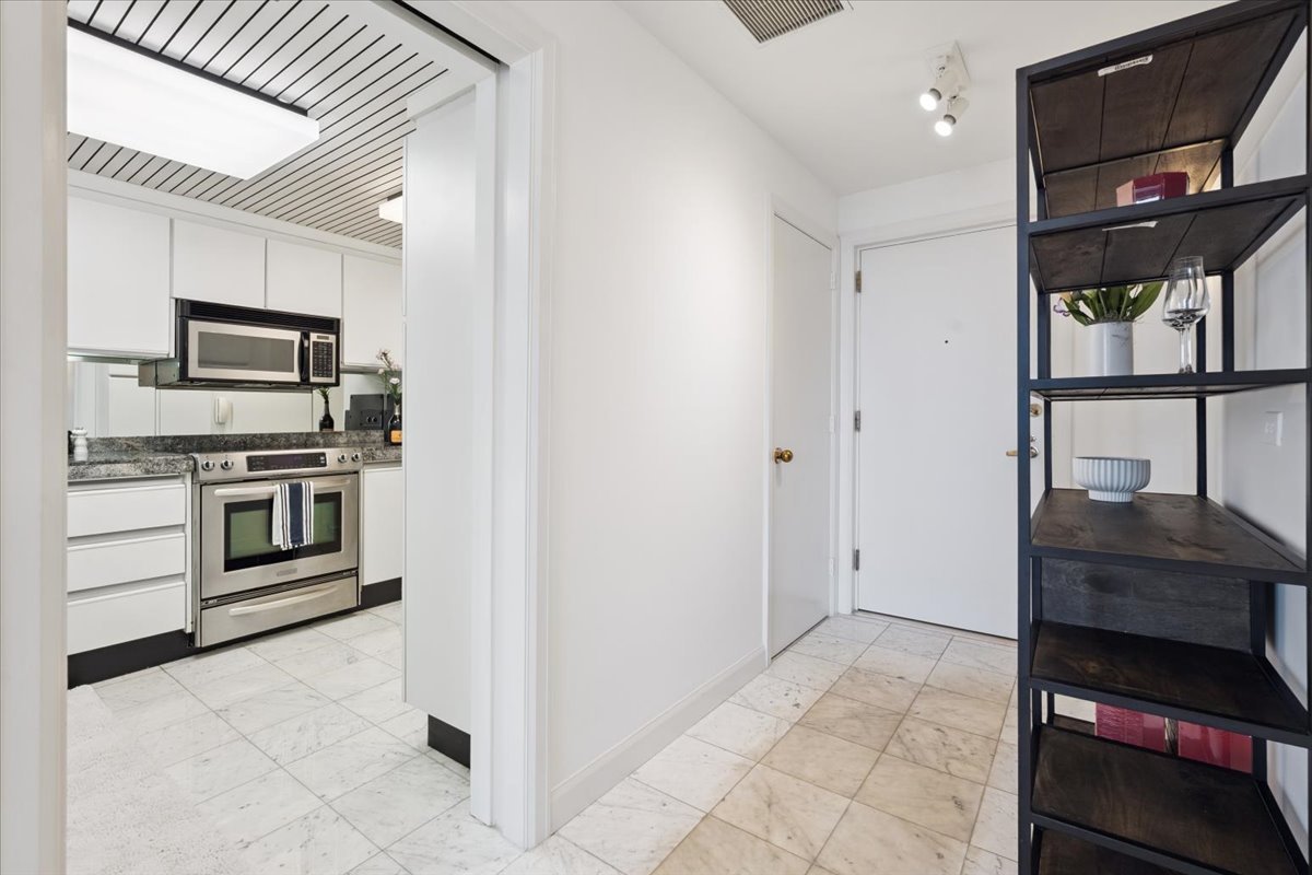 161 E Chicago Avenue Unit: 43G