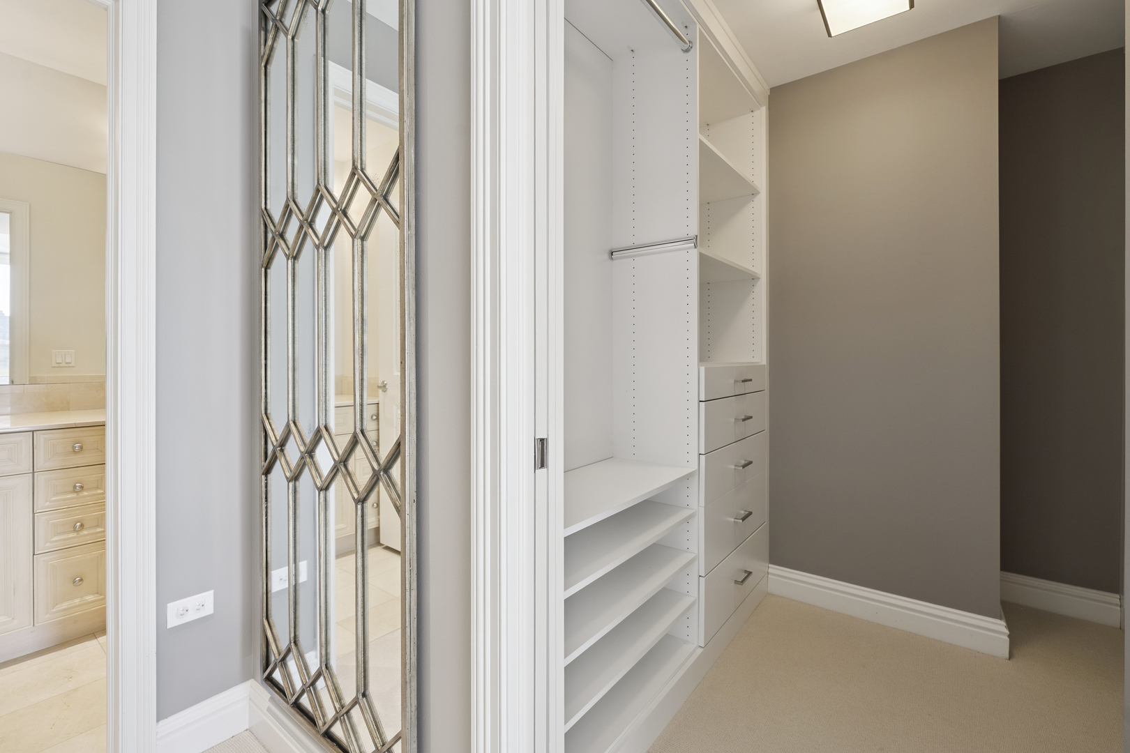 55 E ERIE Street Unit: 2506