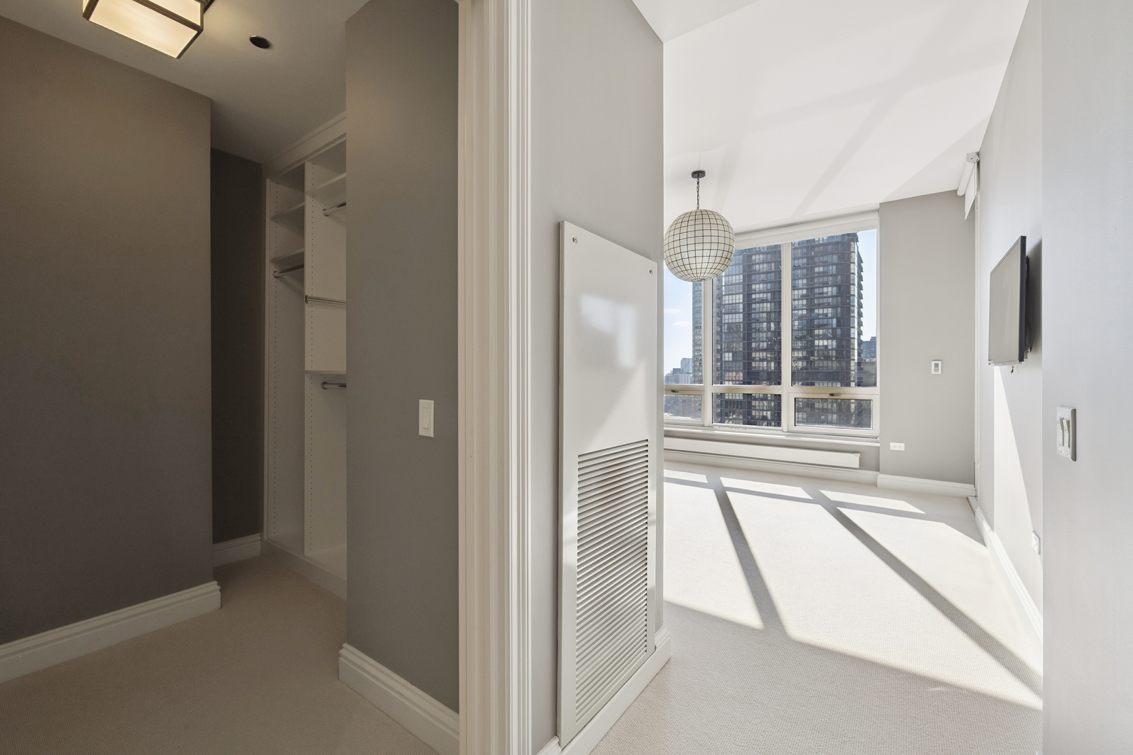 55 E ERIE Street Unit: 2506