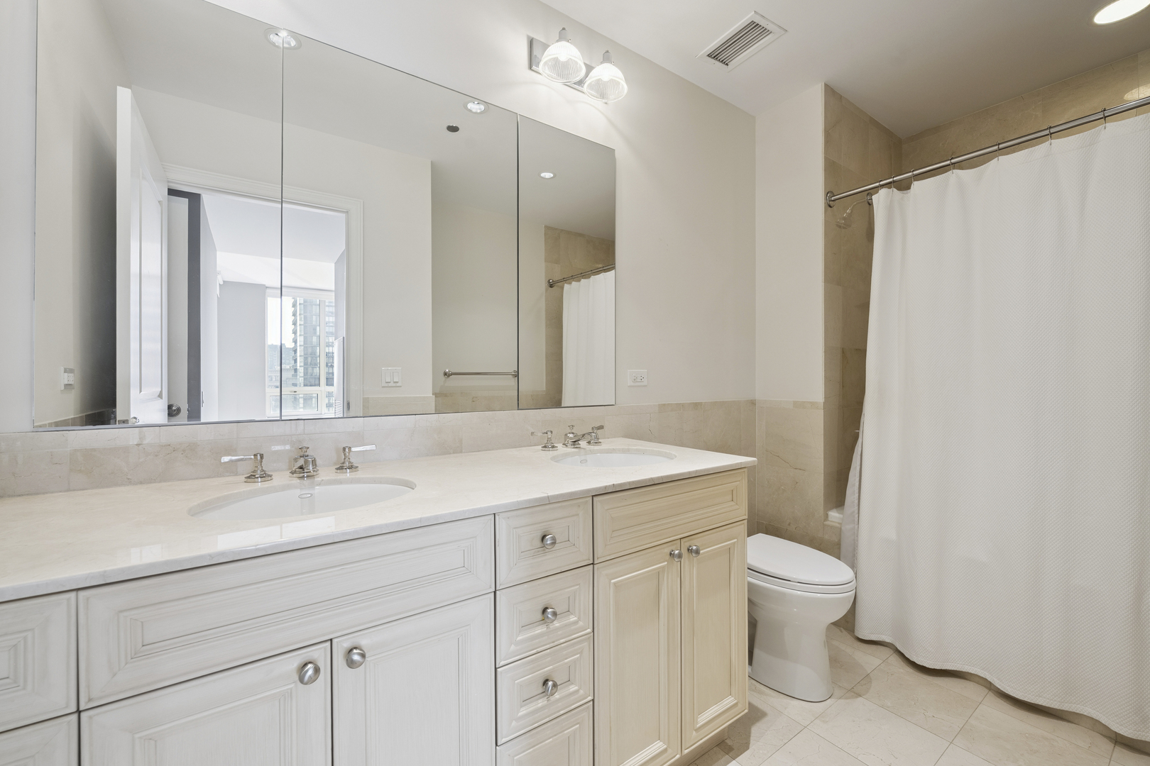 55 E ERIE Street Unit: 2506
