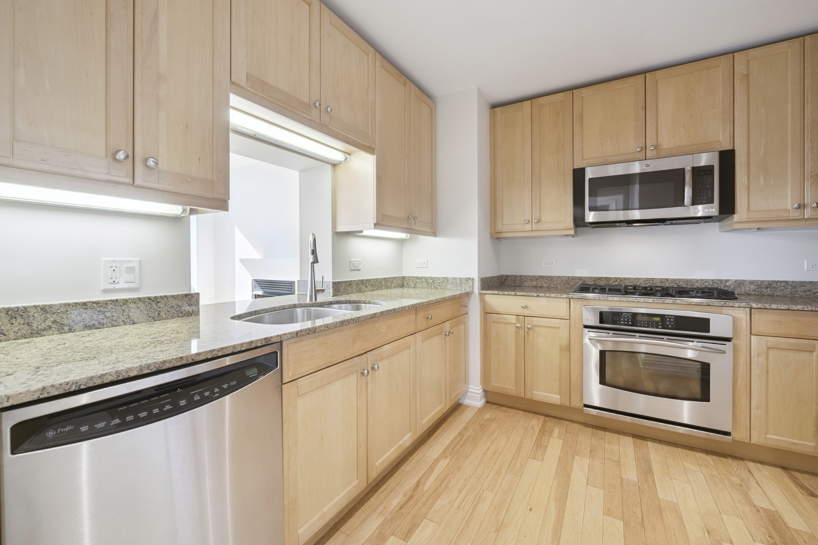 55 E ERIE Street Unit: 2506