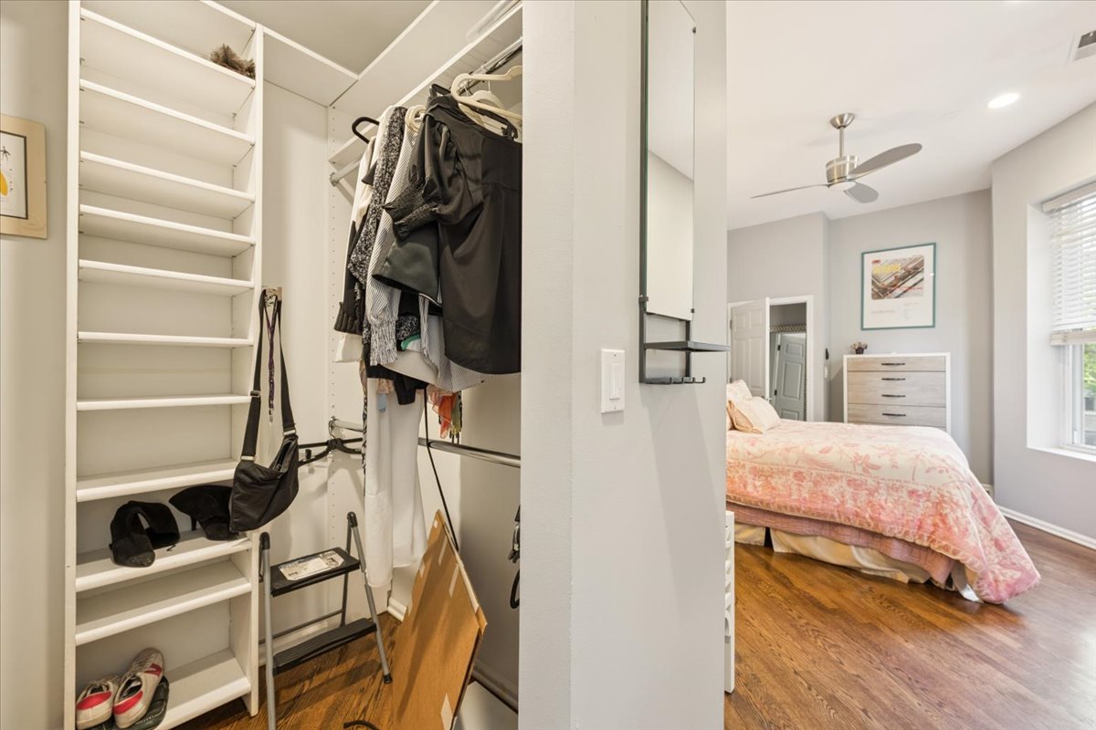 626 W Buckingham Place Unit: 2W