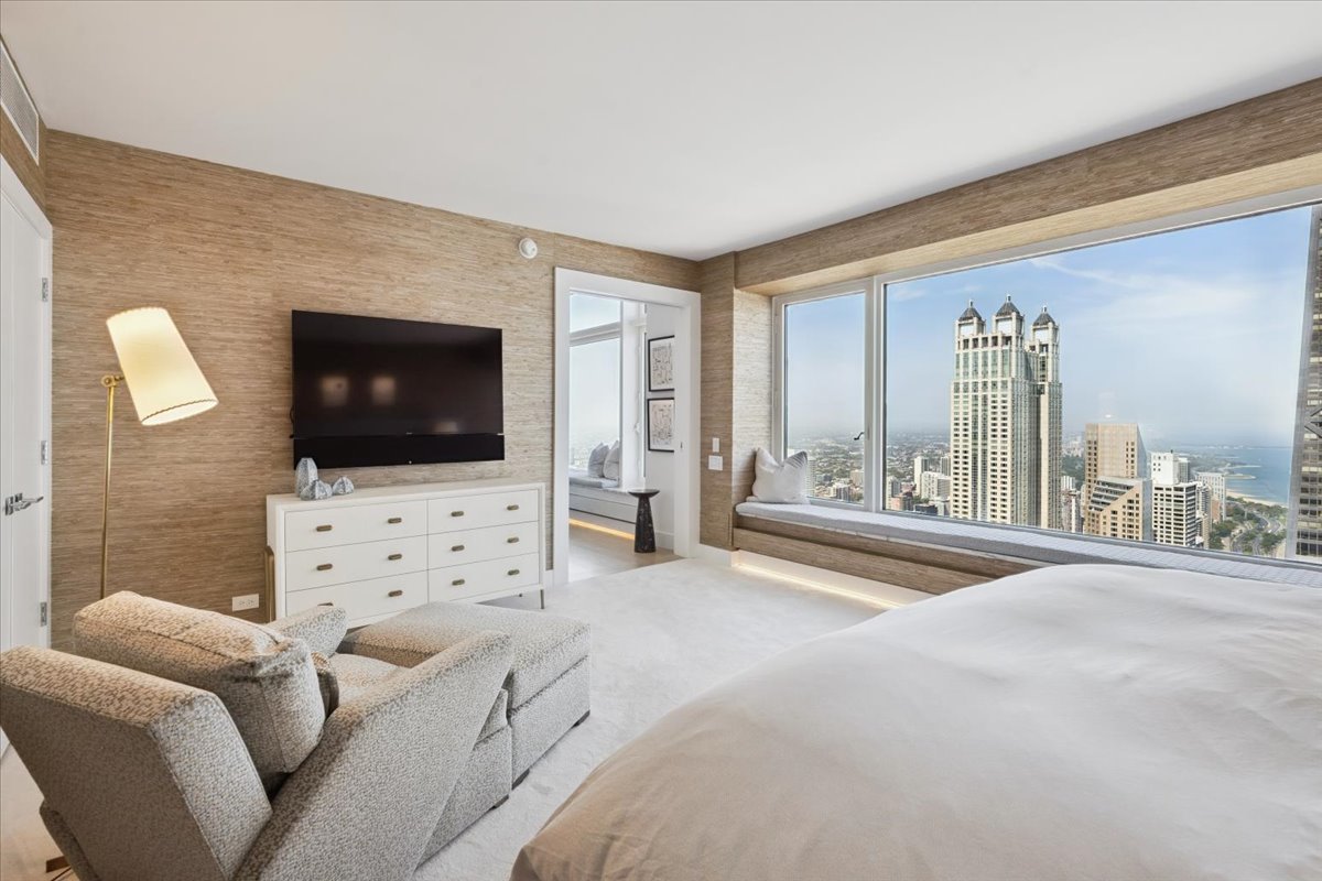 161 E Chicago Avenue Unit: 58K2
