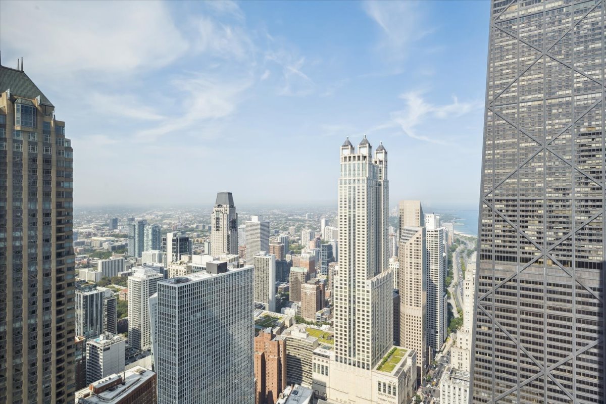 161 E Chicago Avenue Unit: 58K2