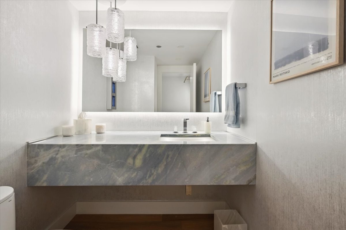 161 E Chicago Avenue Unit: 58K2
