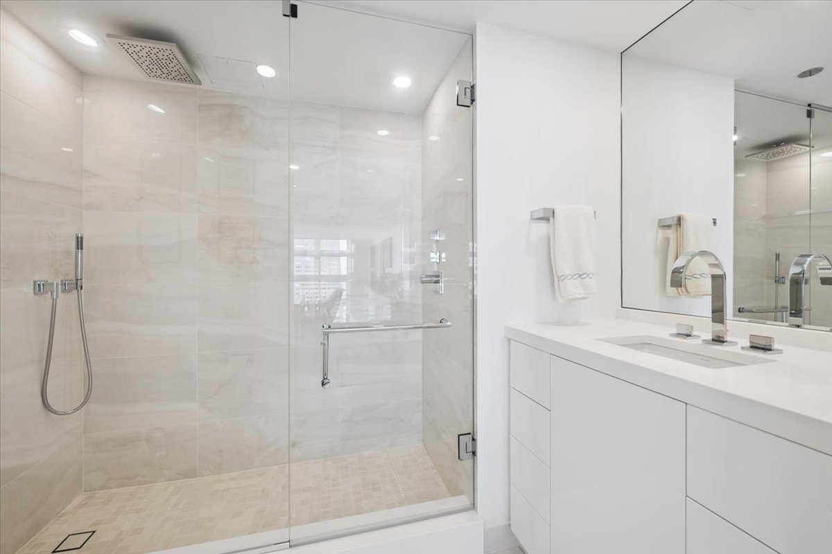 161 E Chicago Avenue Unit: 58K2