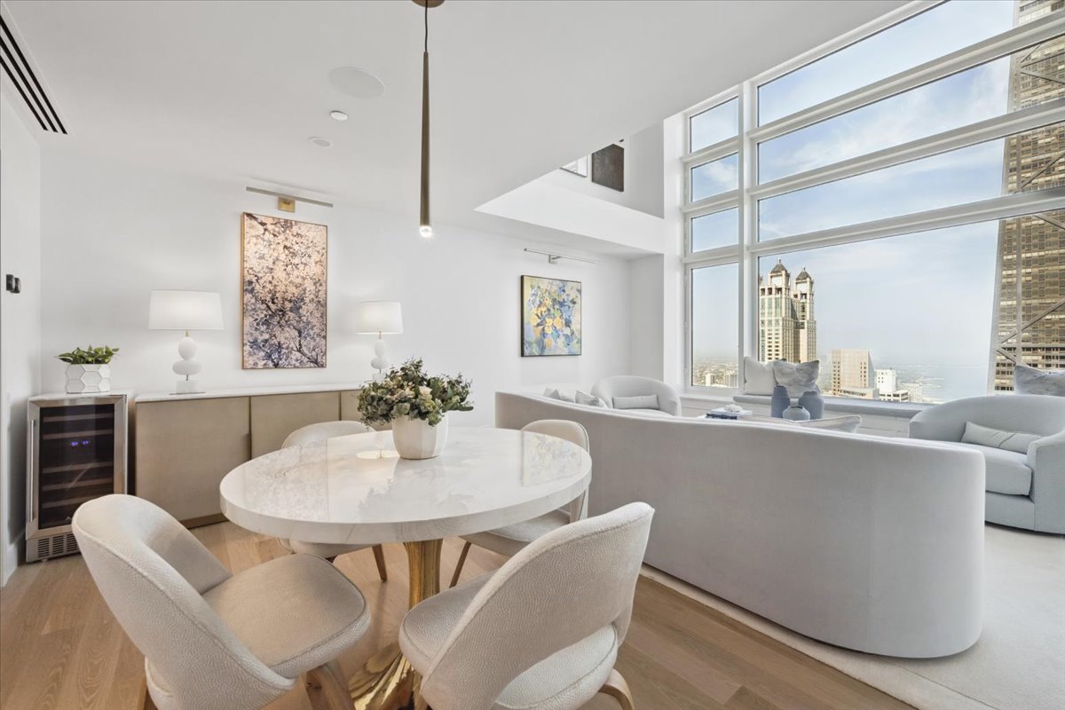 161 E Chicago Avenue Unit: 58K2