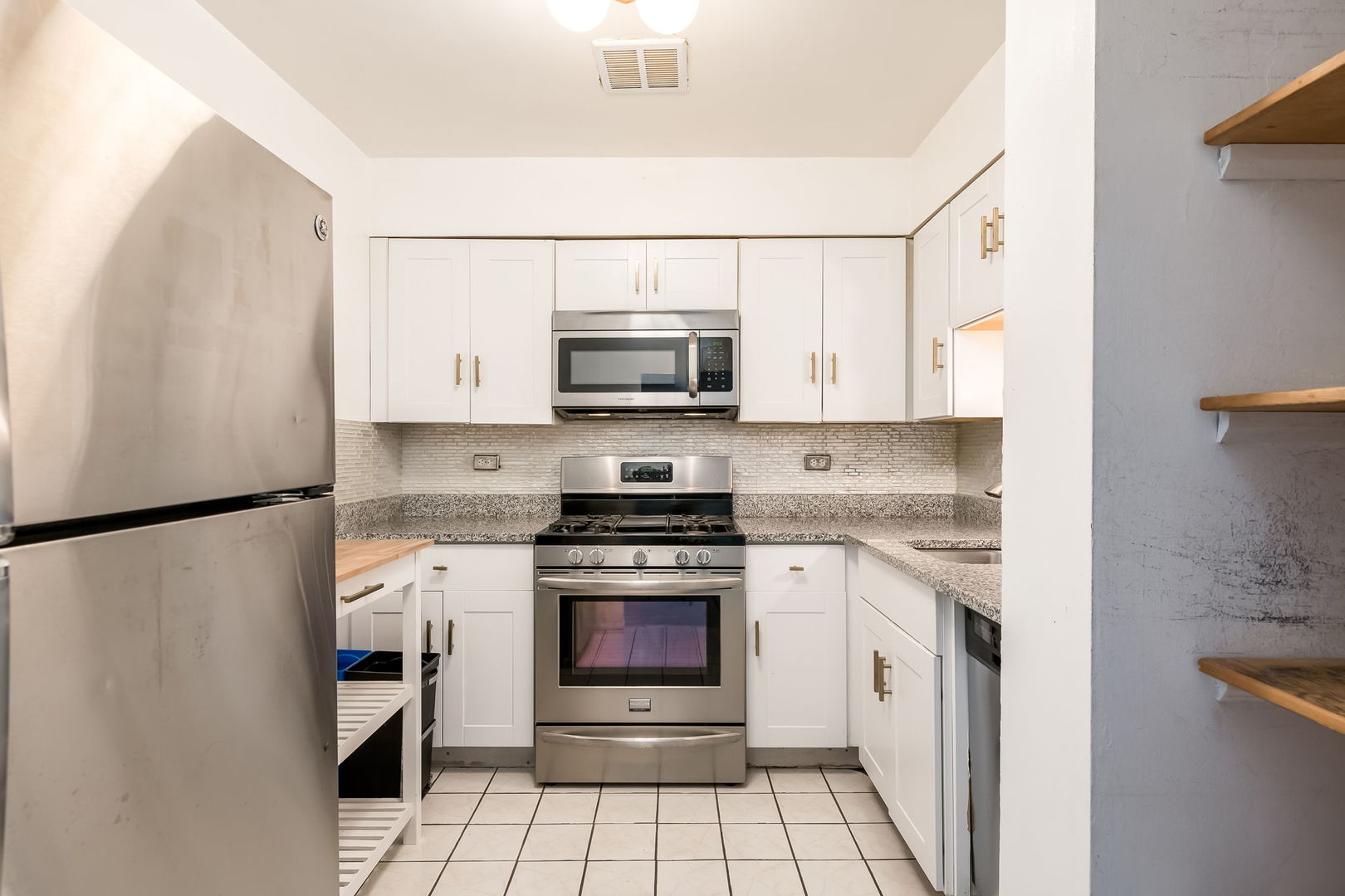 5510 LINCOLN Avenue Unit: 101