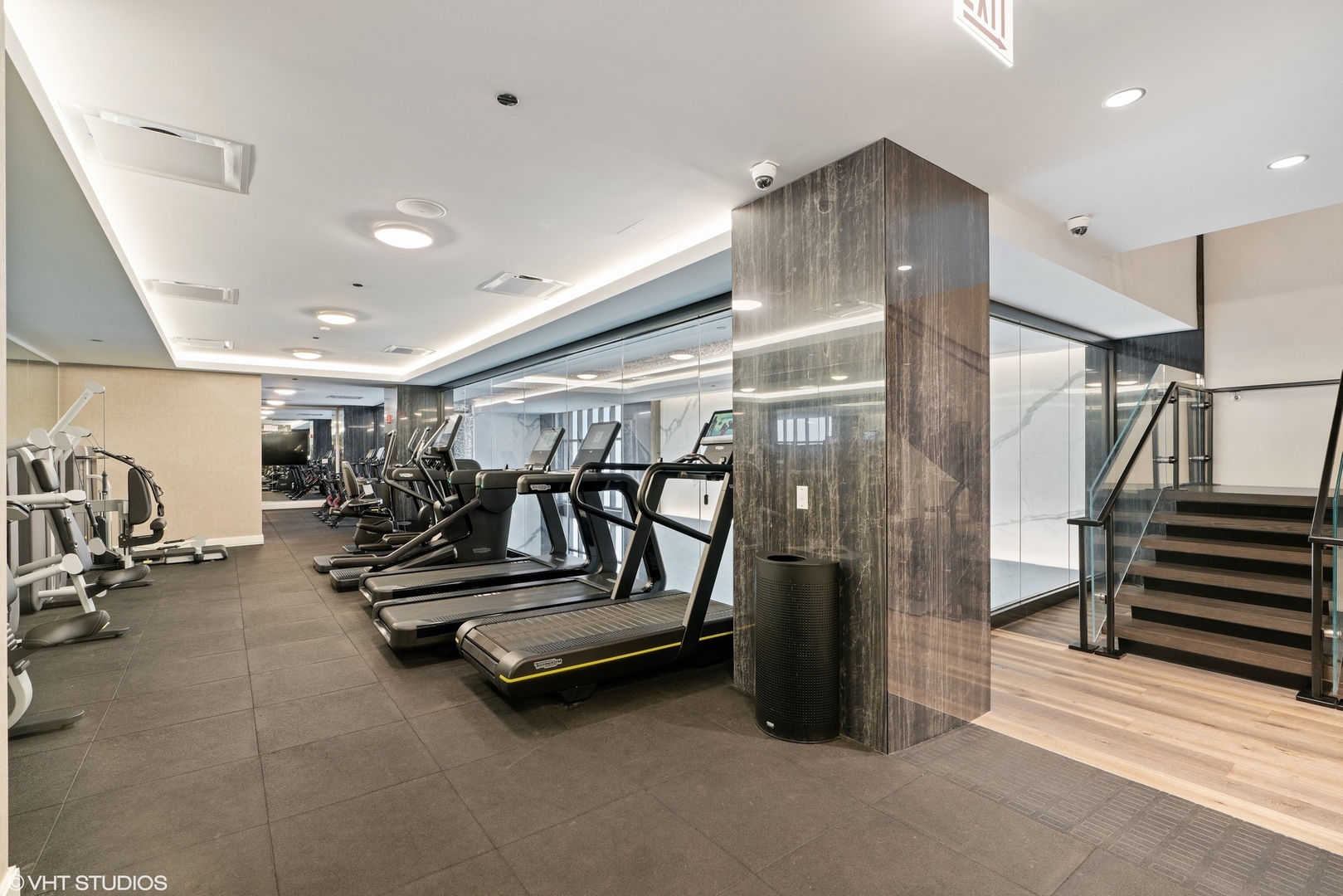 9 W Walton Street Unit: 2202