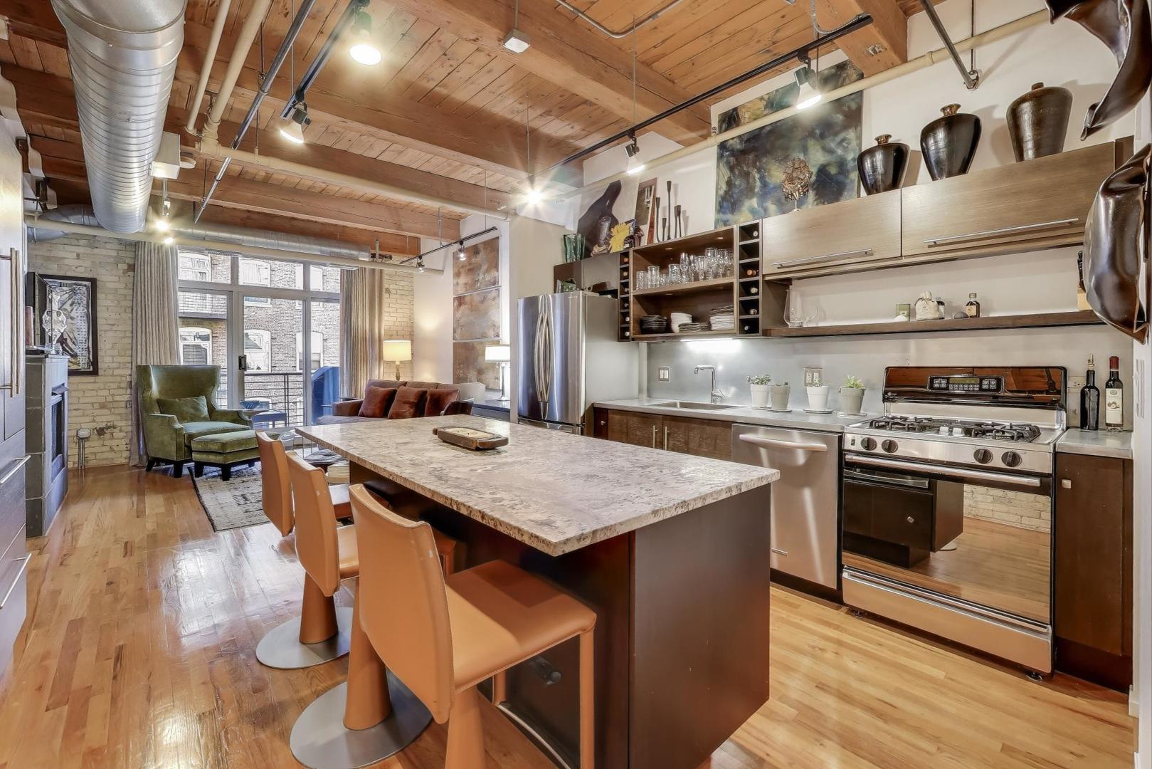 420 S Clinton Street Unit: 414A