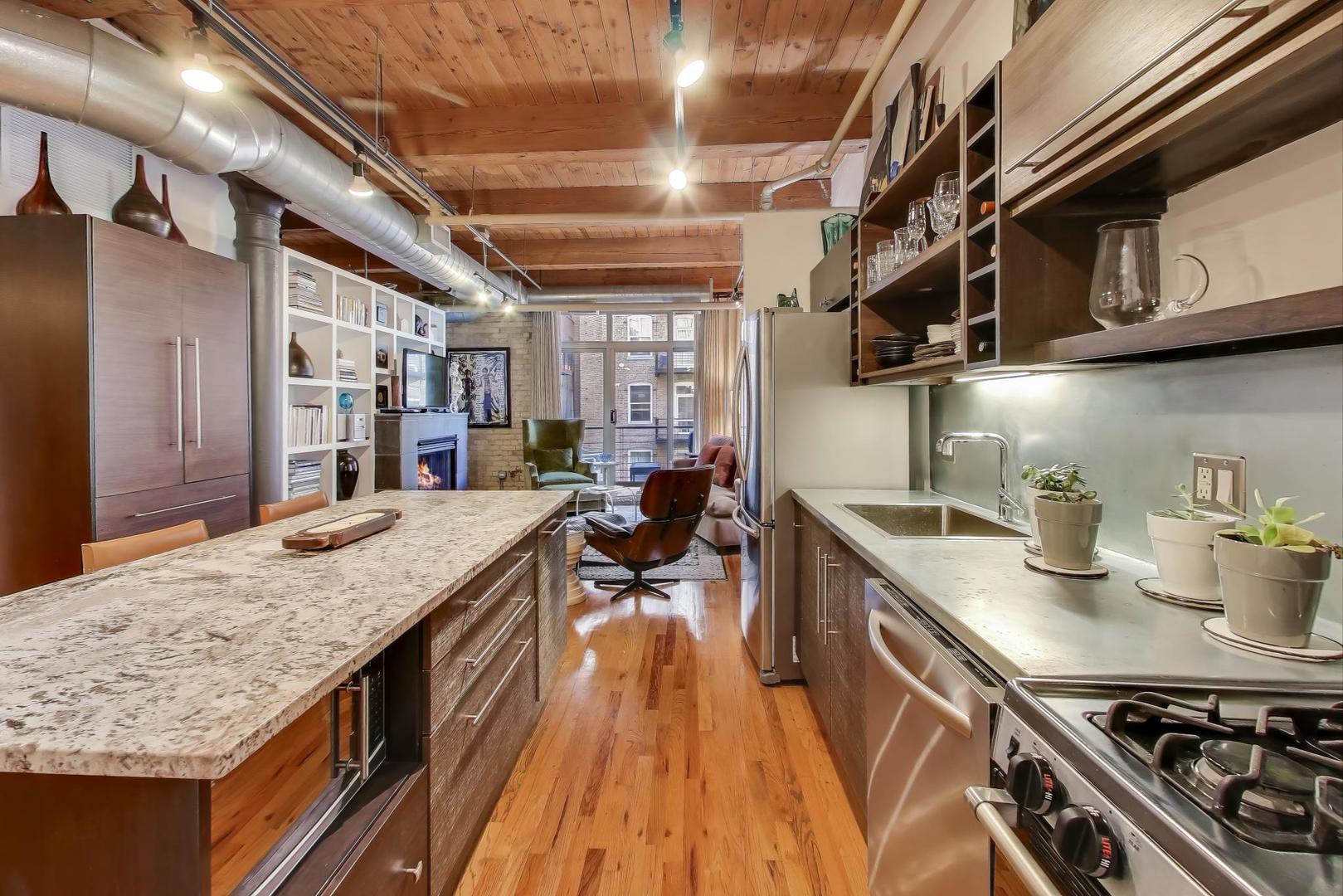 420 S Clinton Street Unit: 414A