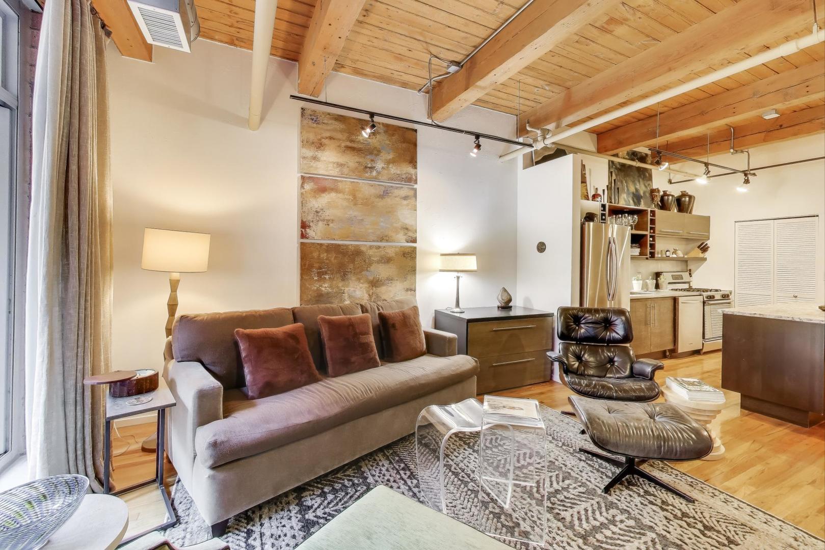 420 S Clinton Street Unit: 414A