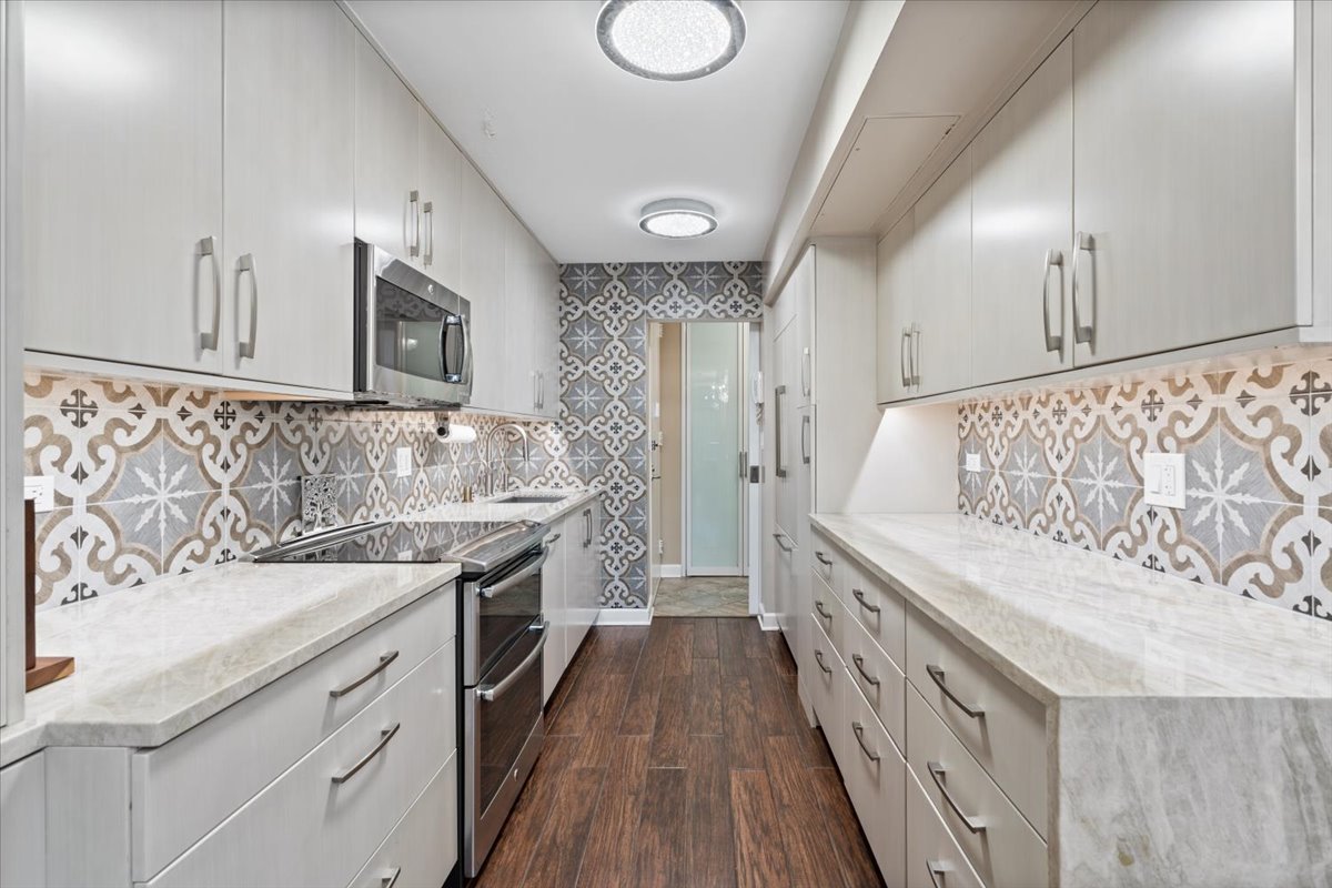 1310 N Ritchie Court Unit: 3A