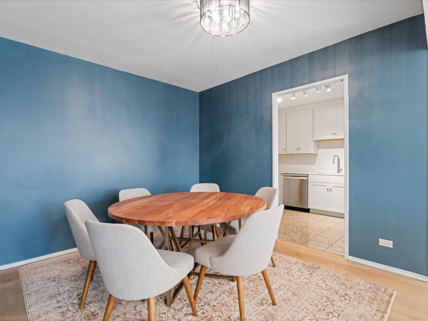 100 E Bellevue Place Unit: 30C