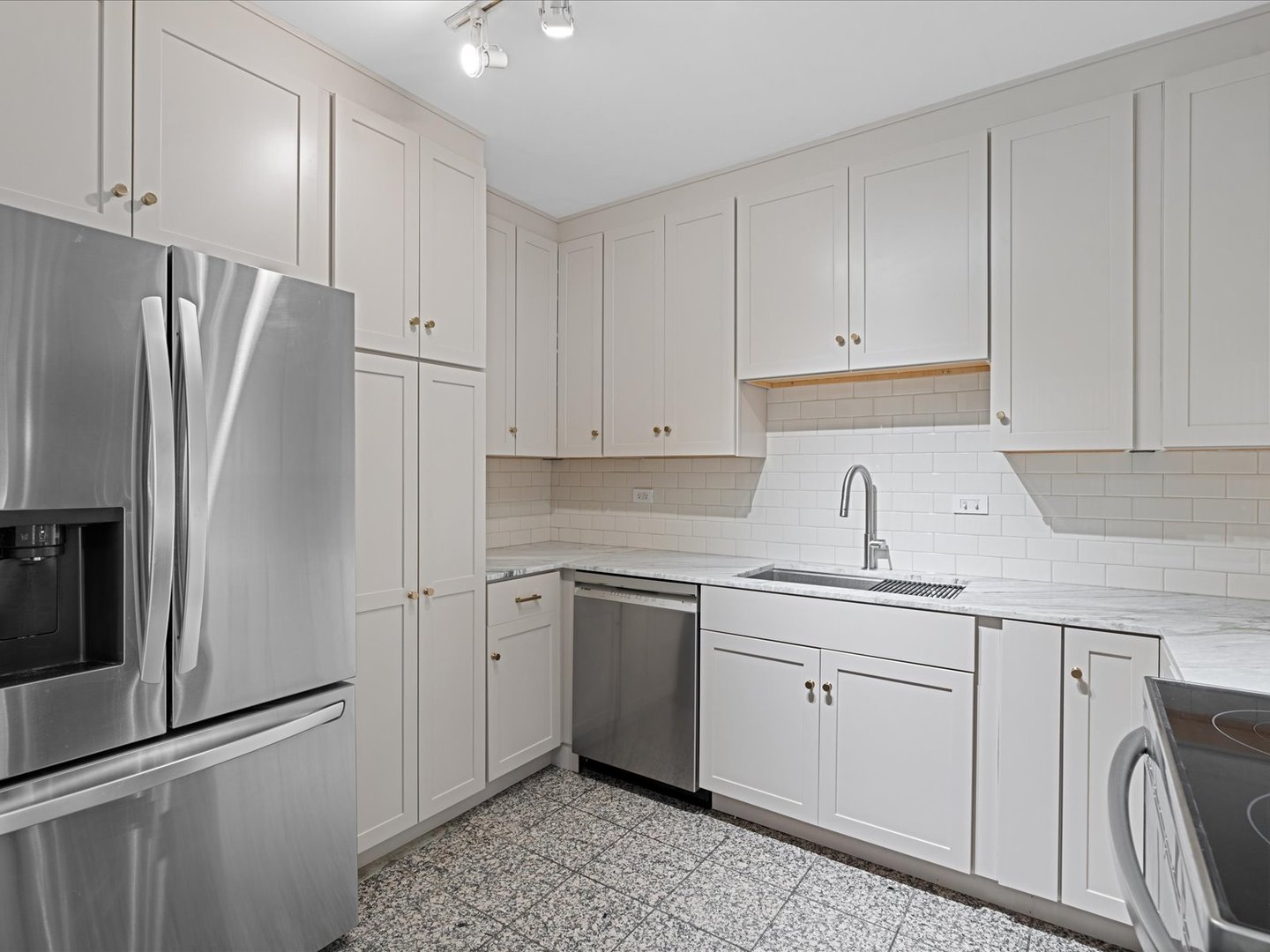 100 E Bellevue Place Unit: 30C