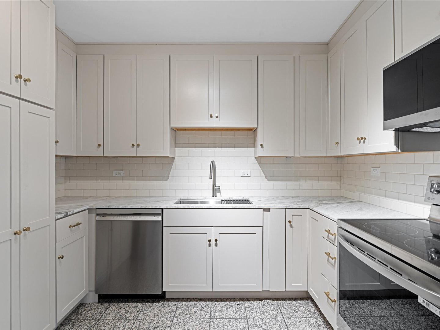 100 E Bellevue Place Unit: 30C