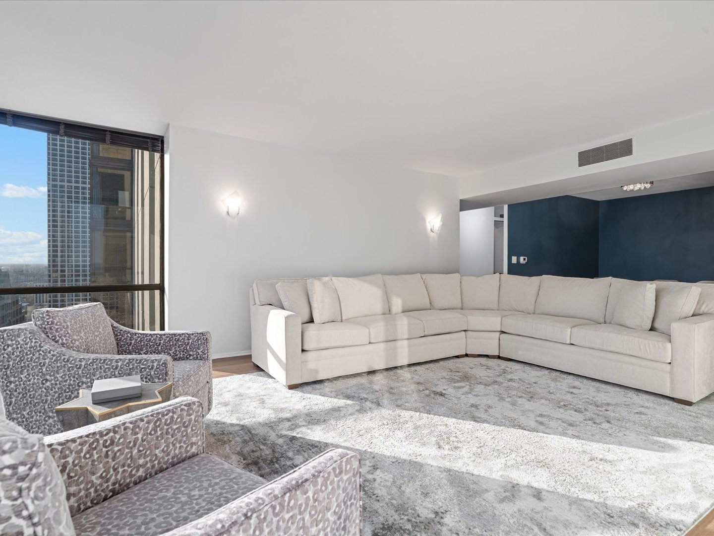 100 E Bellevue Place Unit: 30C