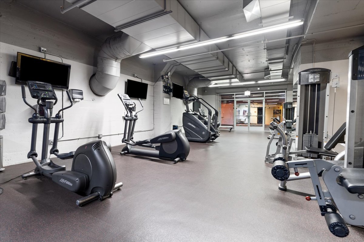 565 W Quincy Street Unit: 1202