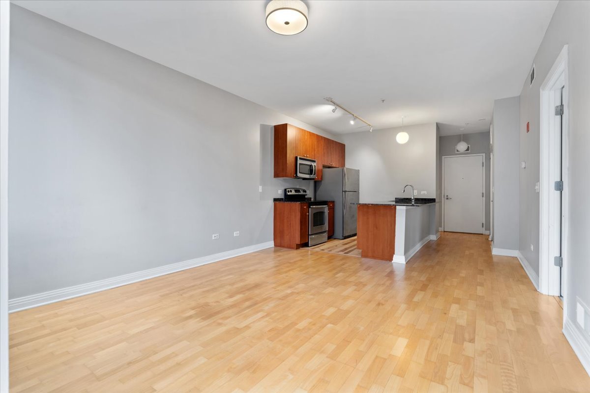 565 W Quincy Street Unit: 1202