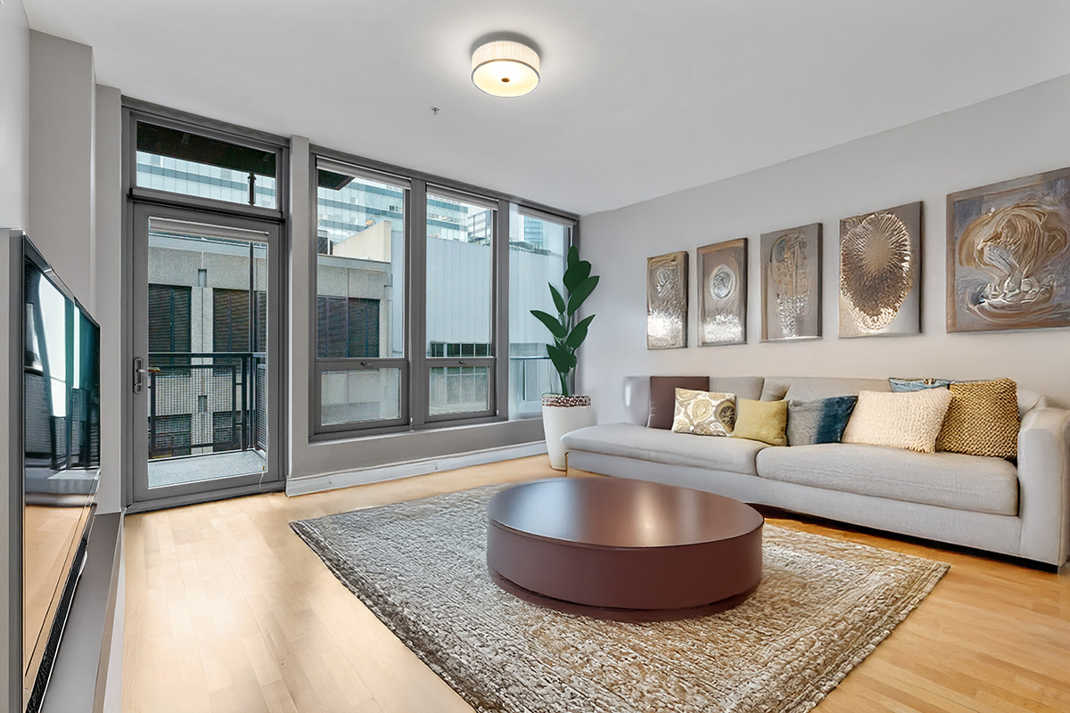 565 W Quincy Street Unit: 1202