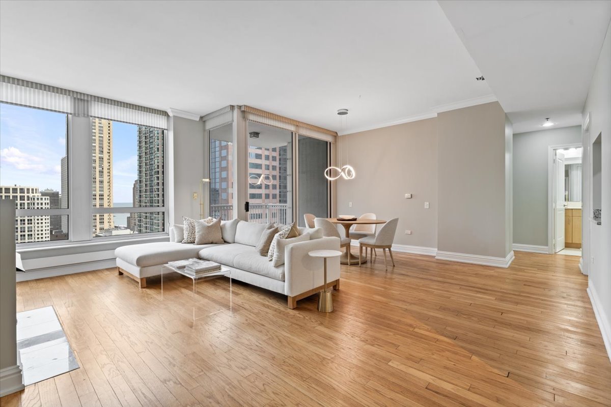 55 E ERIE Street Unit: 3202
