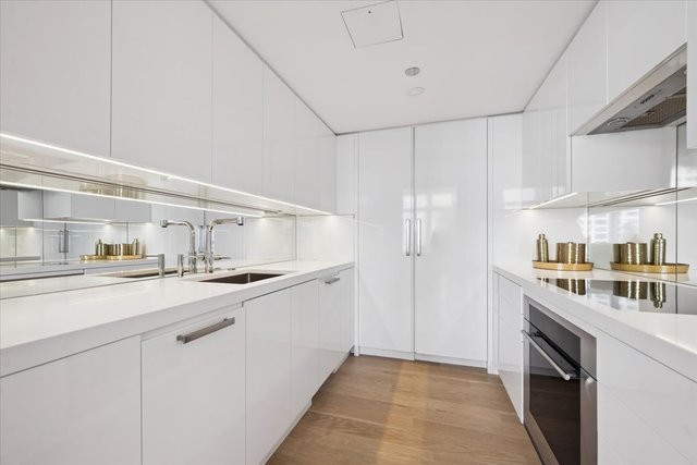 161 E Chicago Avenue Unit: 58K2