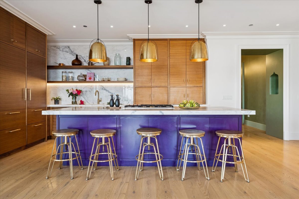 9 W Walton Street Unit: 2202