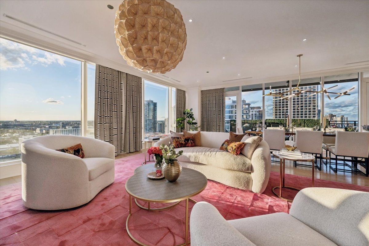 9 W Walton Street Unit: 2202