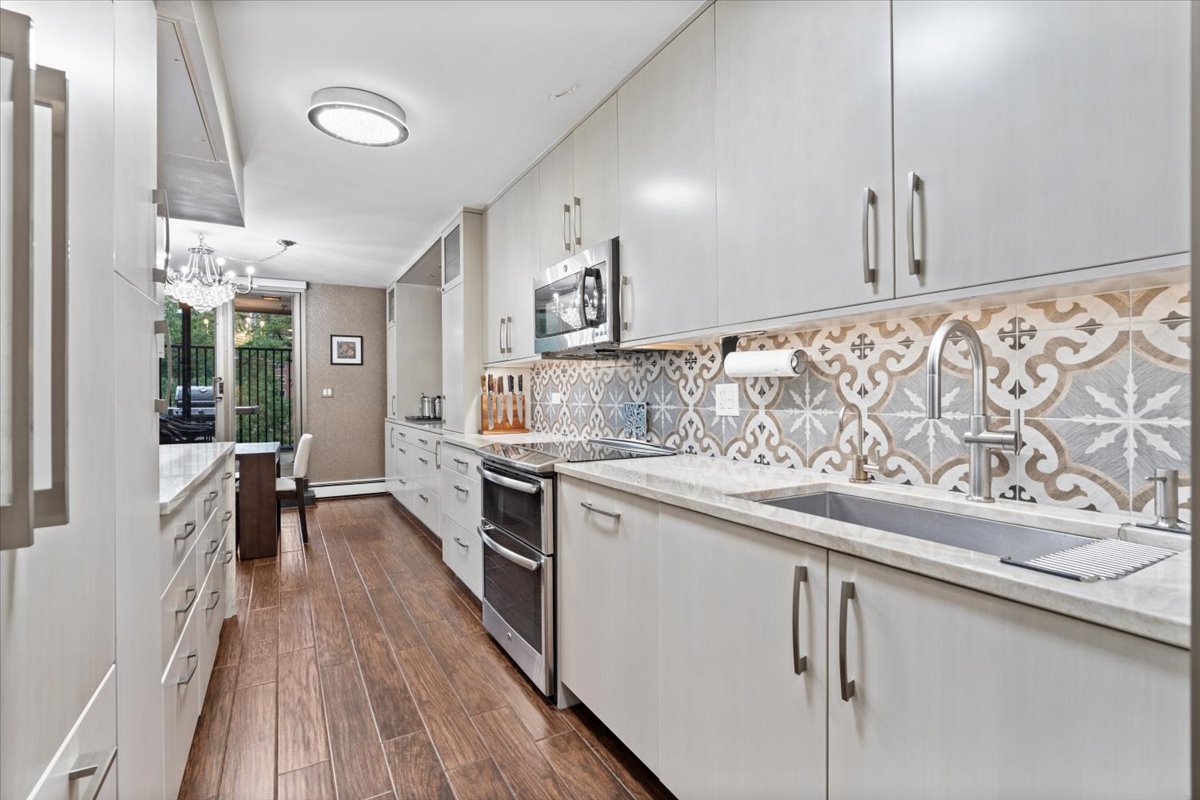 1310 N Ritchie Court Unit: 3A