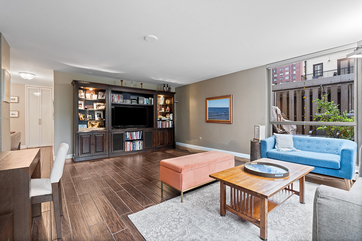 1310 N Ritchie Court Unit: 3A