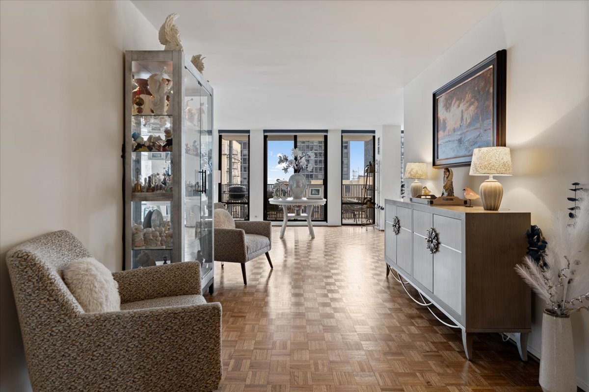 200 E DELAWARE Place Unit: 13C