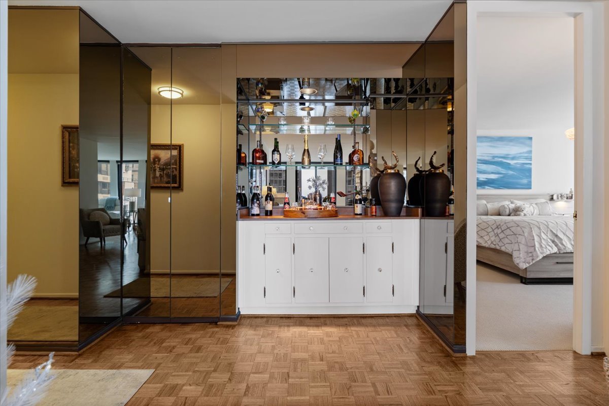 200 E DELAWARE Place Unit: 13C