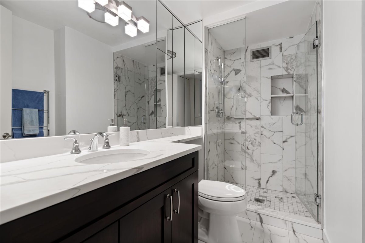 200 E DELAWARE Place Unit: 13C