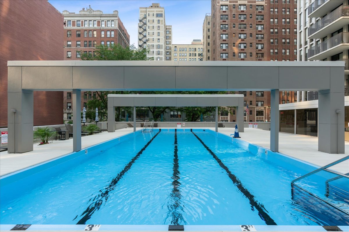 200 E DELAWARE Place Unit: 13C