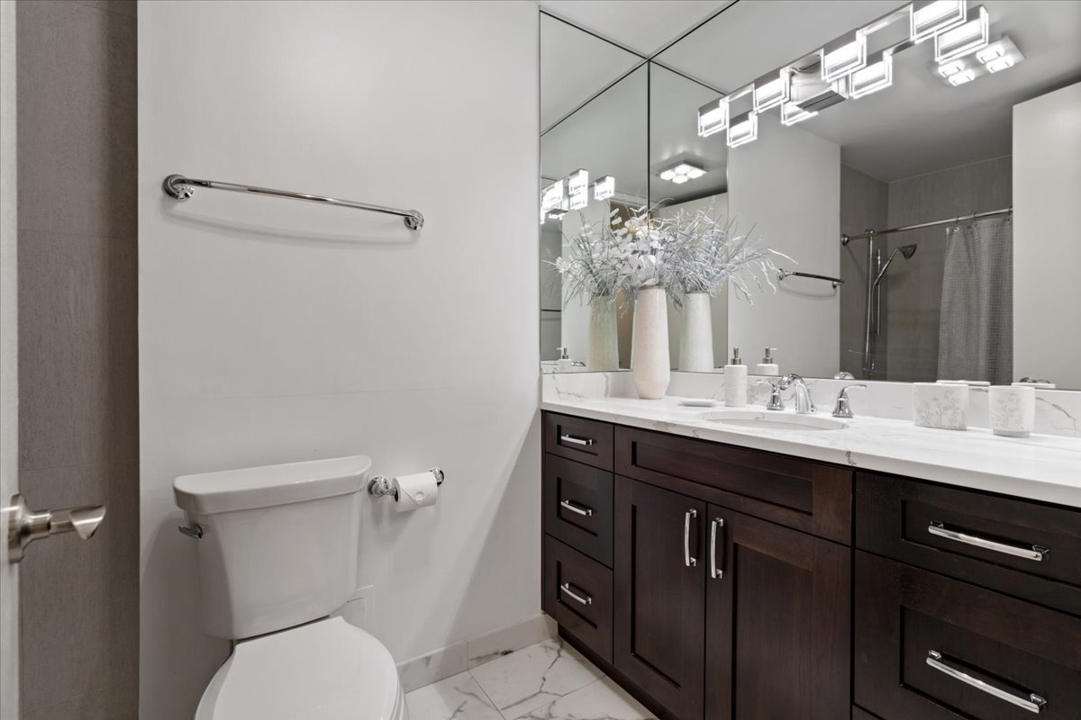 200 E DELAWARE Place Unit: 13C