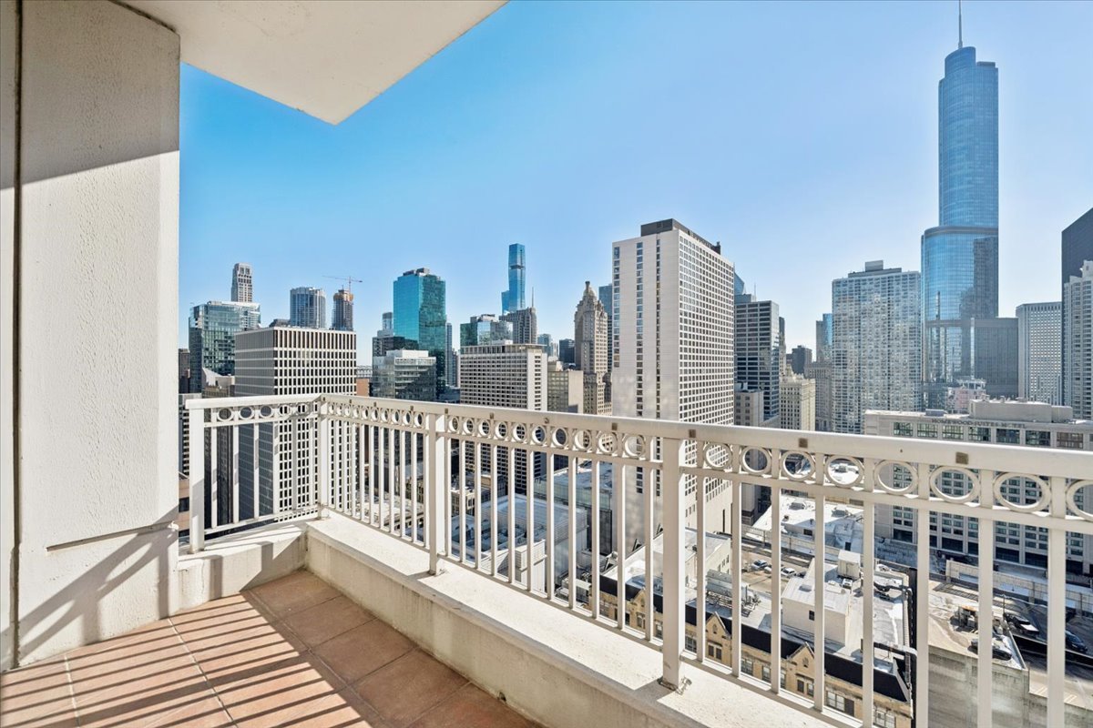 55 E Erie Street Unit: 2705