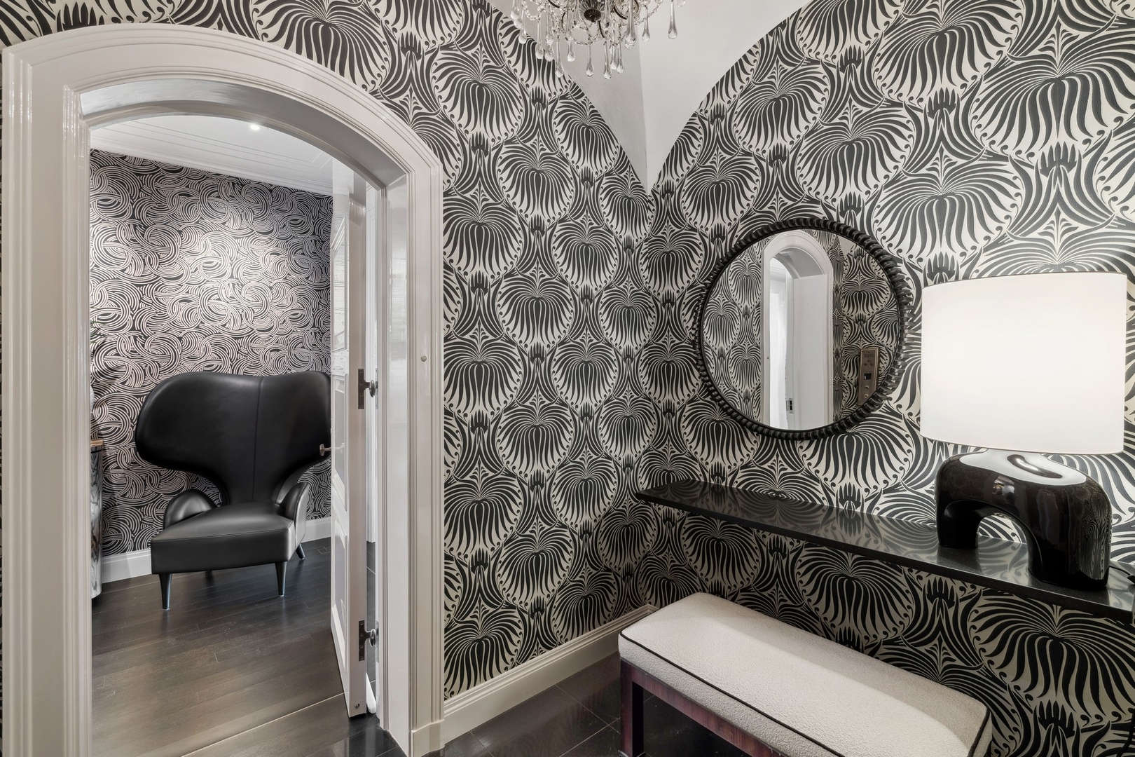 1540 N Lake Shore Drive Unit: 8N