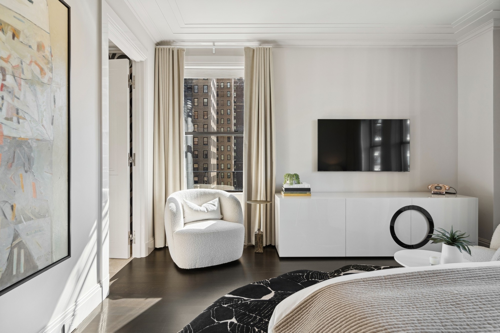 1540 N Lake Shore Drive Unit: 8N