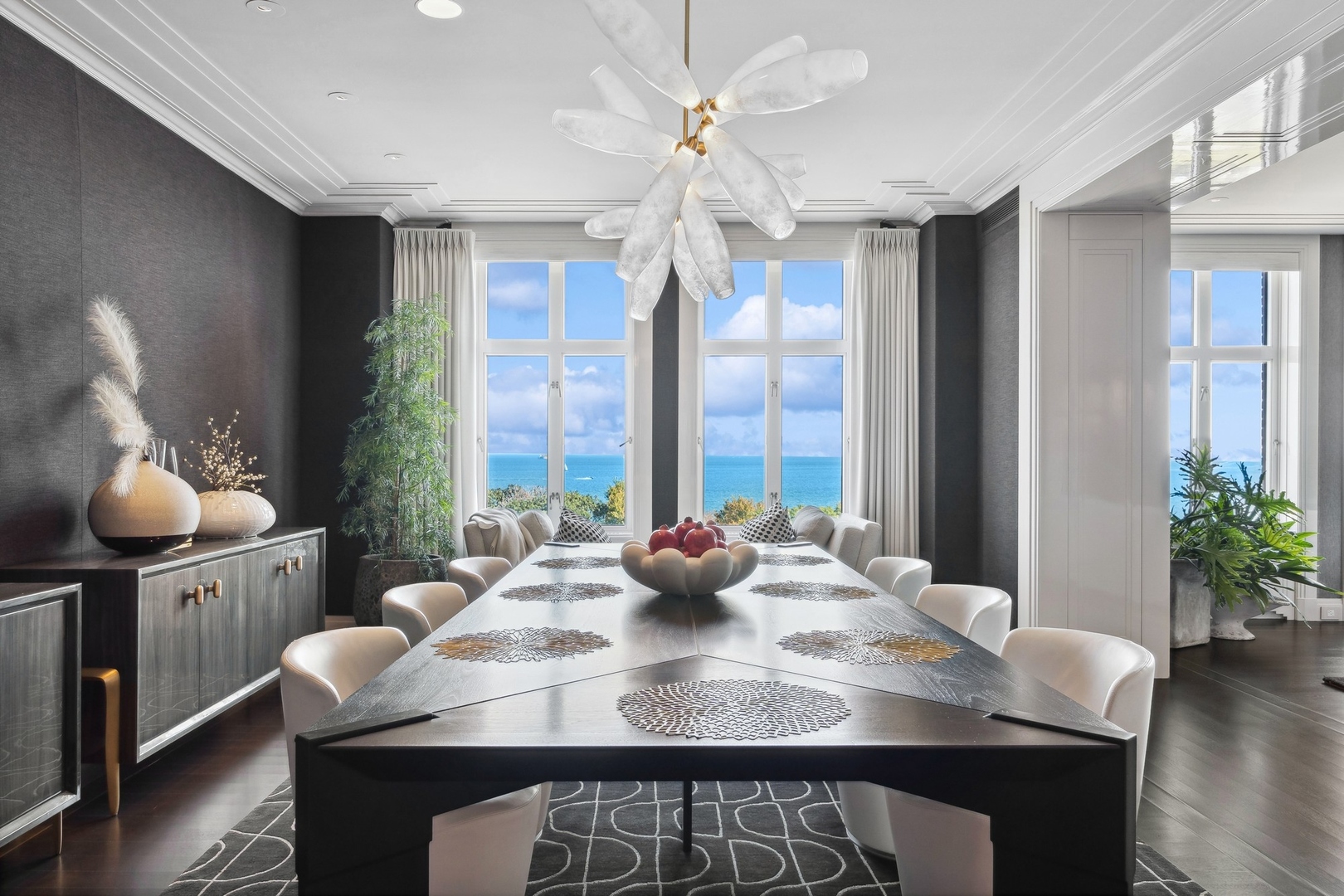 1540 N Lake Shore Drive Unit: 8N