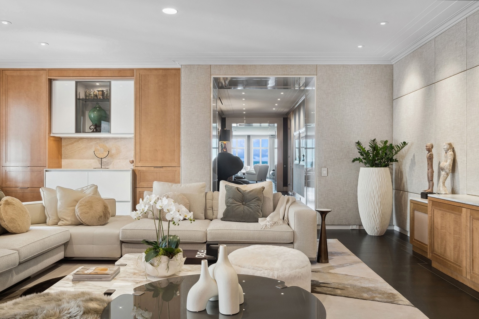 1540 N Lake Shore Drive Unit: 8N