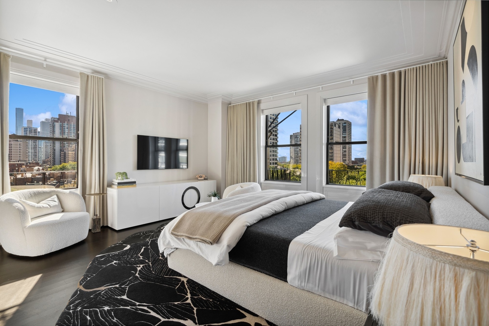 1540 N Lake Shore Drive Unit: 8N