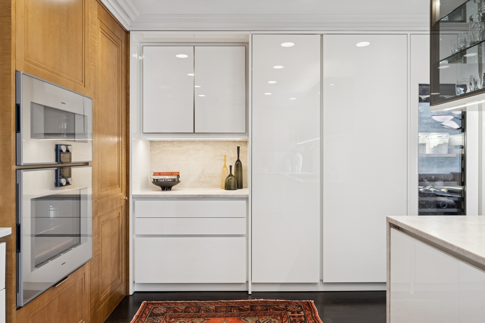 1540 N Lake Shore Drive Unit: 8N