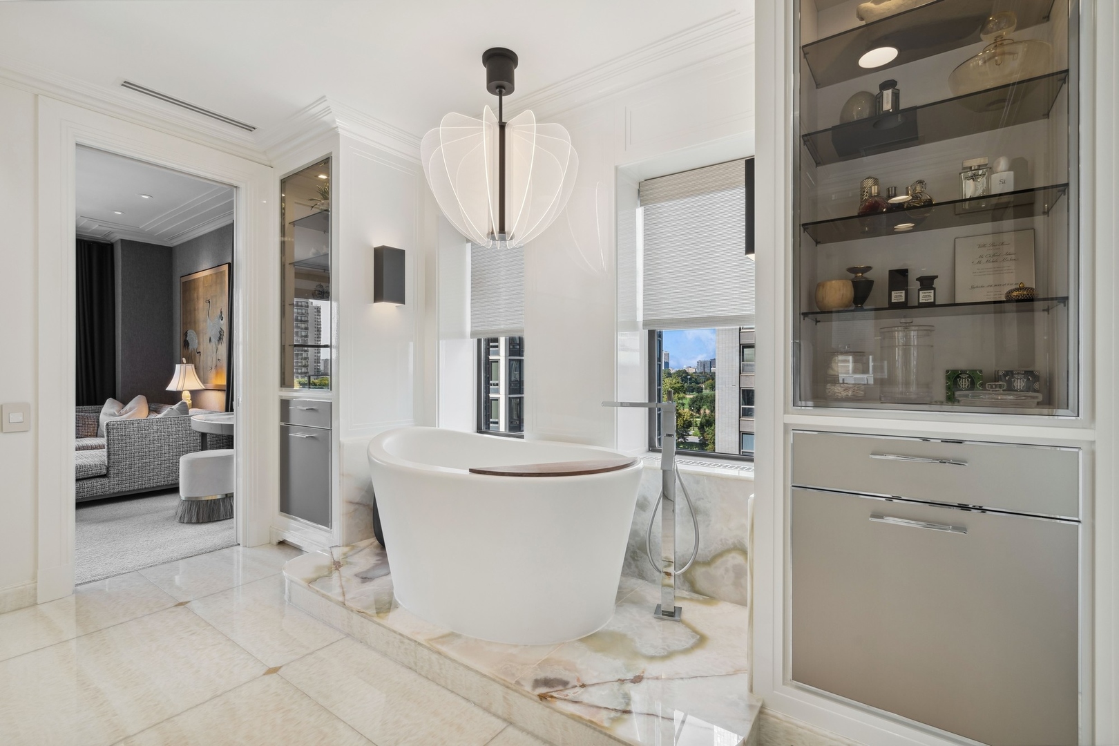 1540 N Lake Shore Drive Unit: 8N