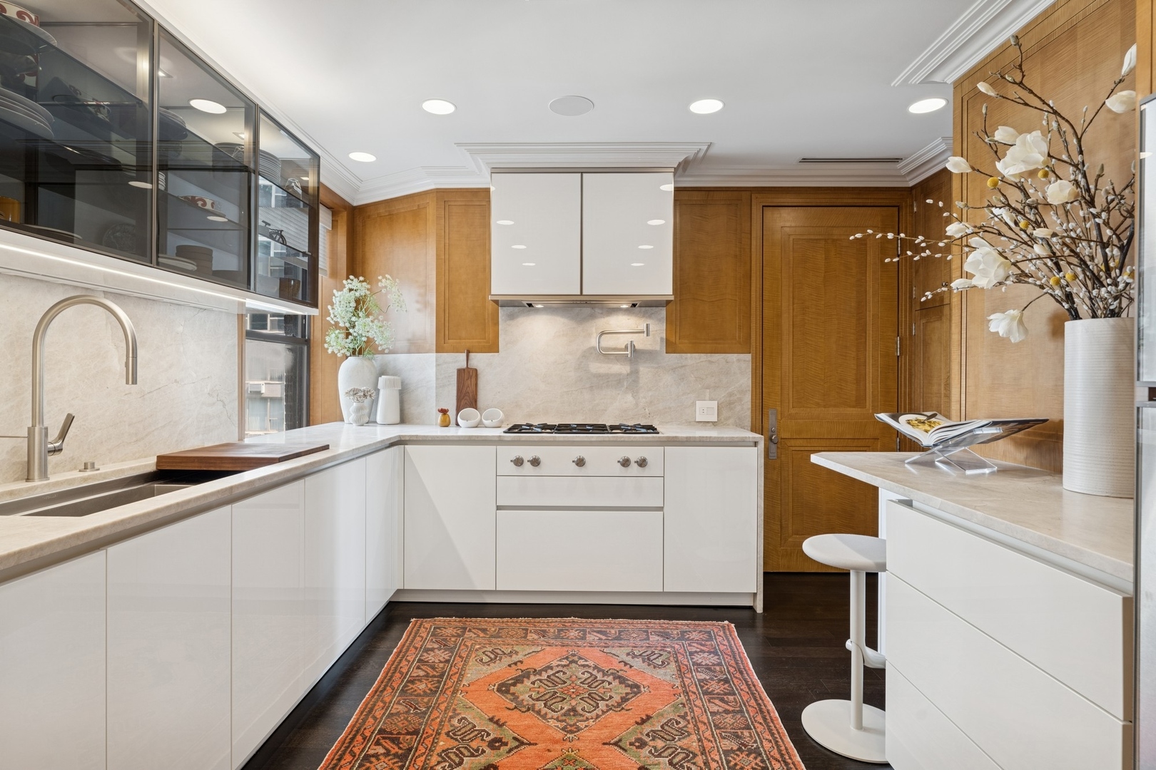 1540 N Lake Shore Drive Unit: 8N