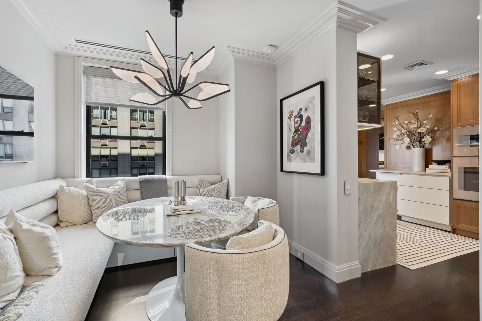 1540 N Lake Shore Drive Unit: 8N