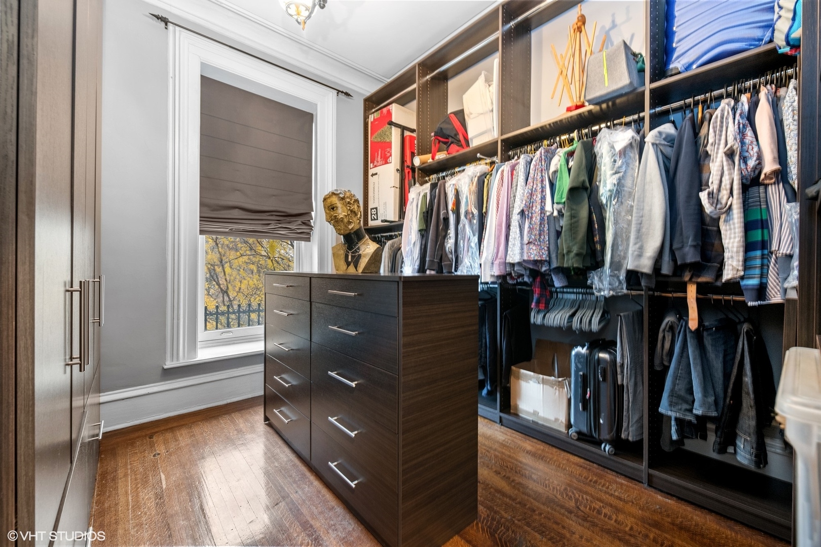 871 N La Salle Street Unit: 3