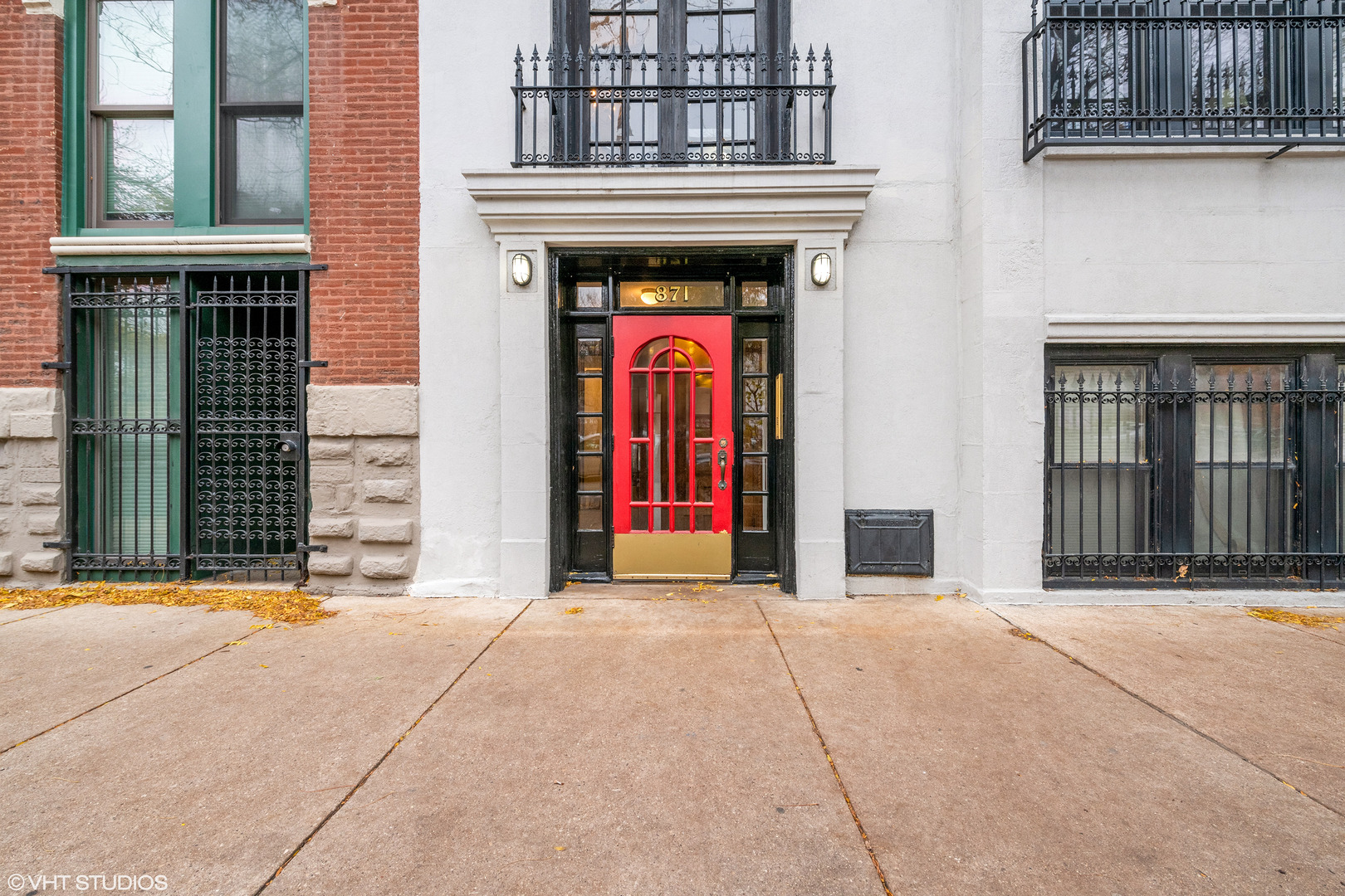 871 N La Salle Street Unit: 3