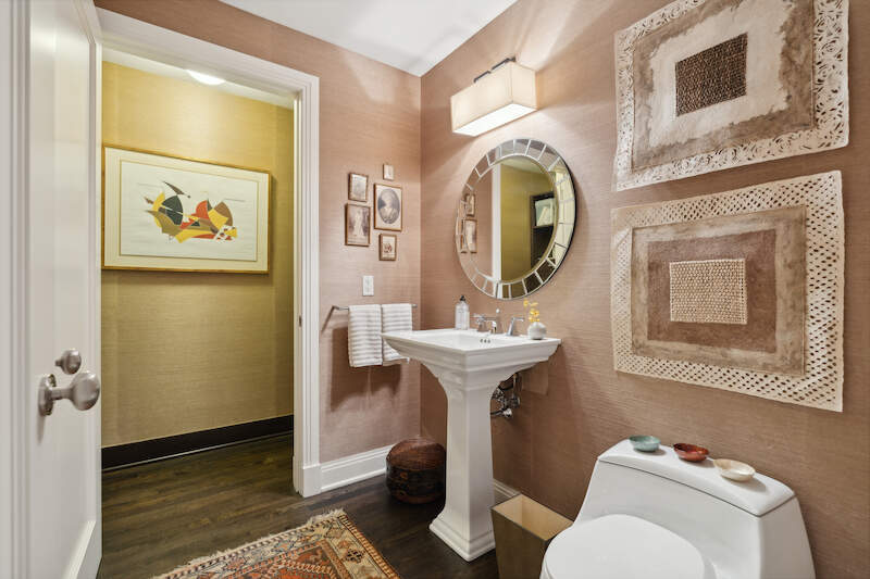 840 N LAKE SHORE Drive Unit: 202