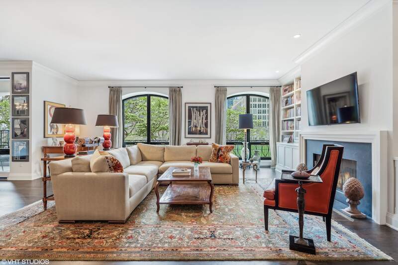 840 N LAKE SHORE Drive Unit: 202