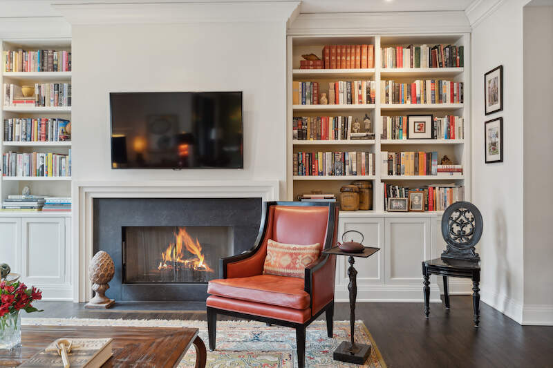 840 N LAKE SHORE Drive Unit: 202